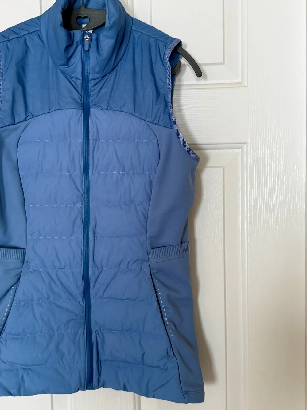 Lululemon Blue Down Puffer Vest Women’s Size 8 Full Zip Stretch Side Panels